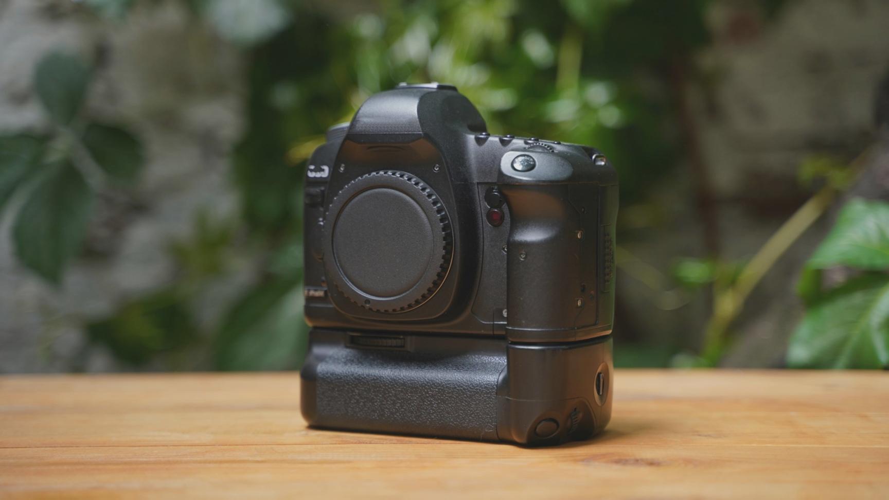 Übersicht verschiedener Kursmodule auf einem Bildschirm